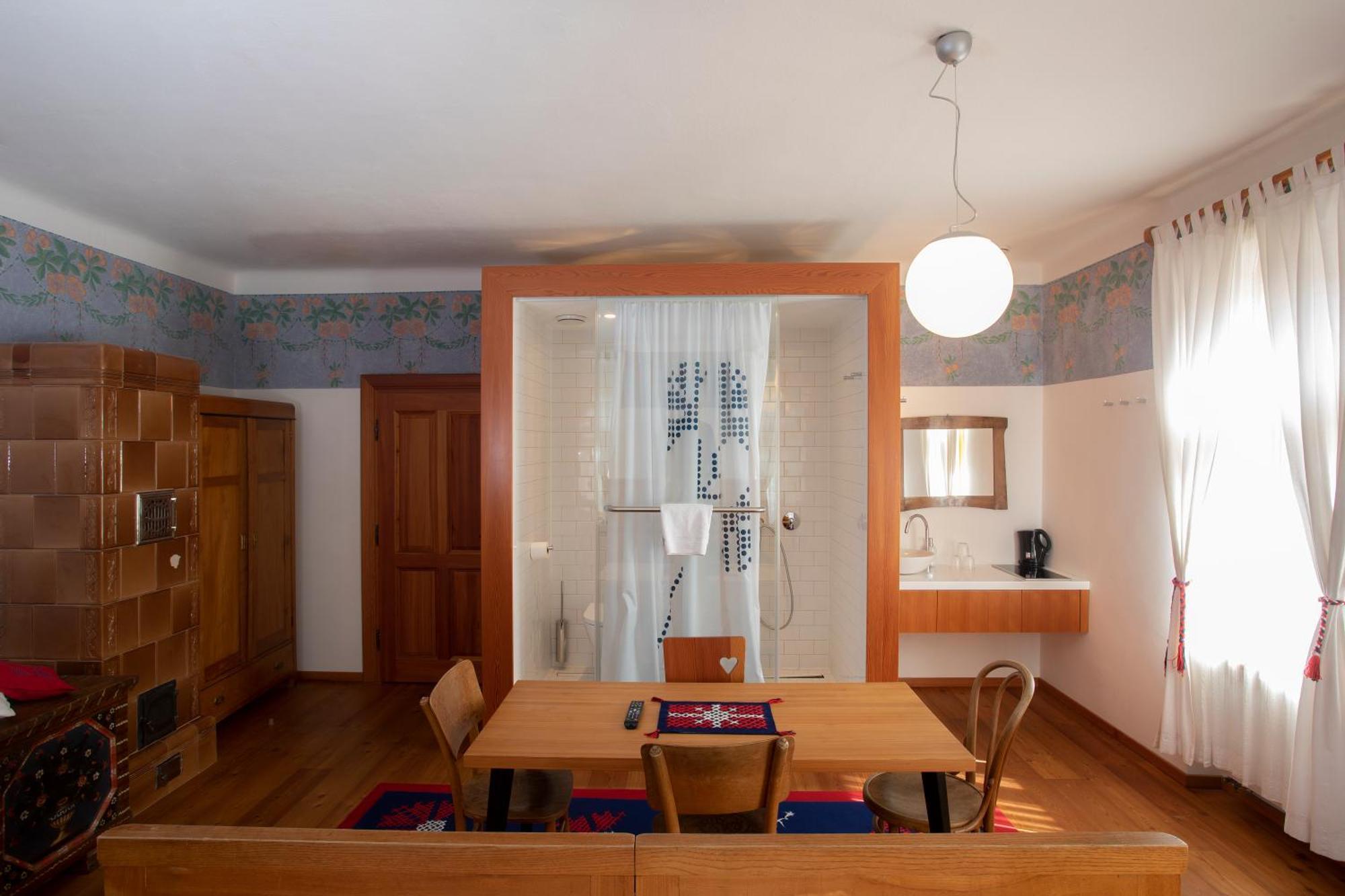 Pr'Gavedarjo Eco Heritage B&B Краньска Гора Номер фото